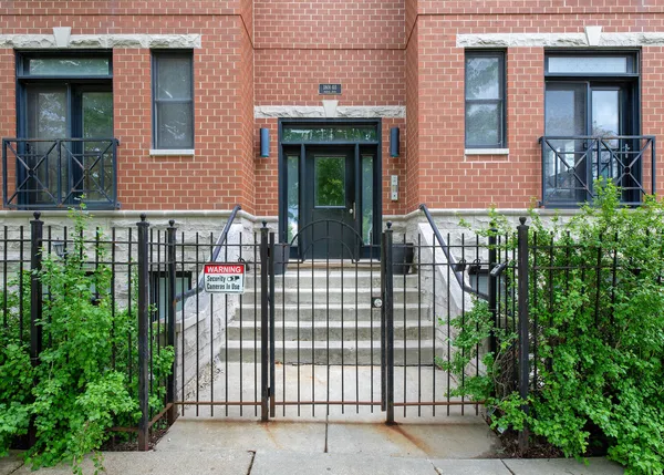 $459,000 | 1801 North Kedzie Avenue, Unit 201, Chicago, IL 60647