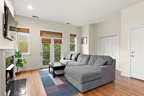 $459,000 | 1801 North Kedzie Avenue, Unit 201, Chicago, IL 60647