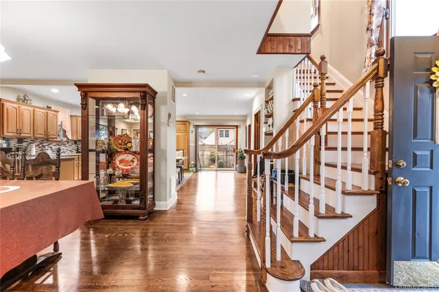 $975,000 | 1041 North 4th Street, New Hyde Park, NY 11040