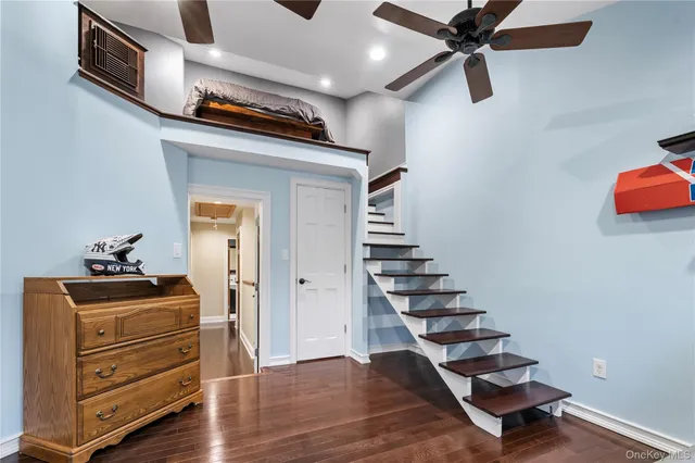 $975,000 | 1041 North 4th Street, New Hyde Park, NY 11040