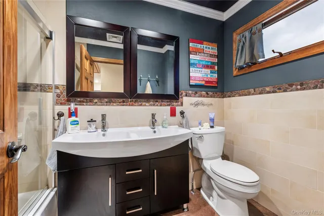 $975,000 | 1041 North 4th Street, New Hyde Park, NY 11040