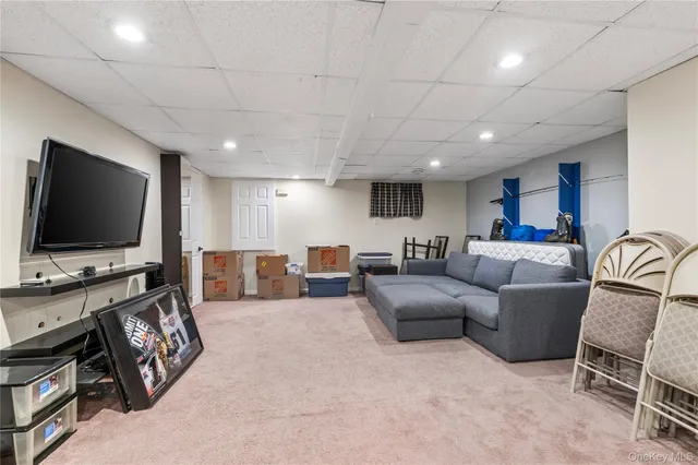 $975,000 | 1041 North 4th Street, New Hyde Park, NY 11040