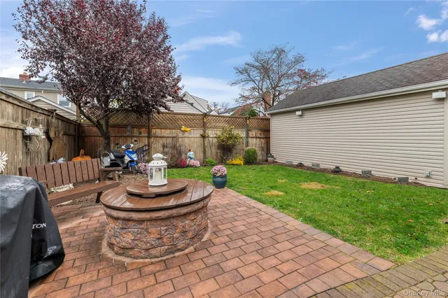 $975,000 | 1041 North 4th Street, New Hyde Park, NY 11040