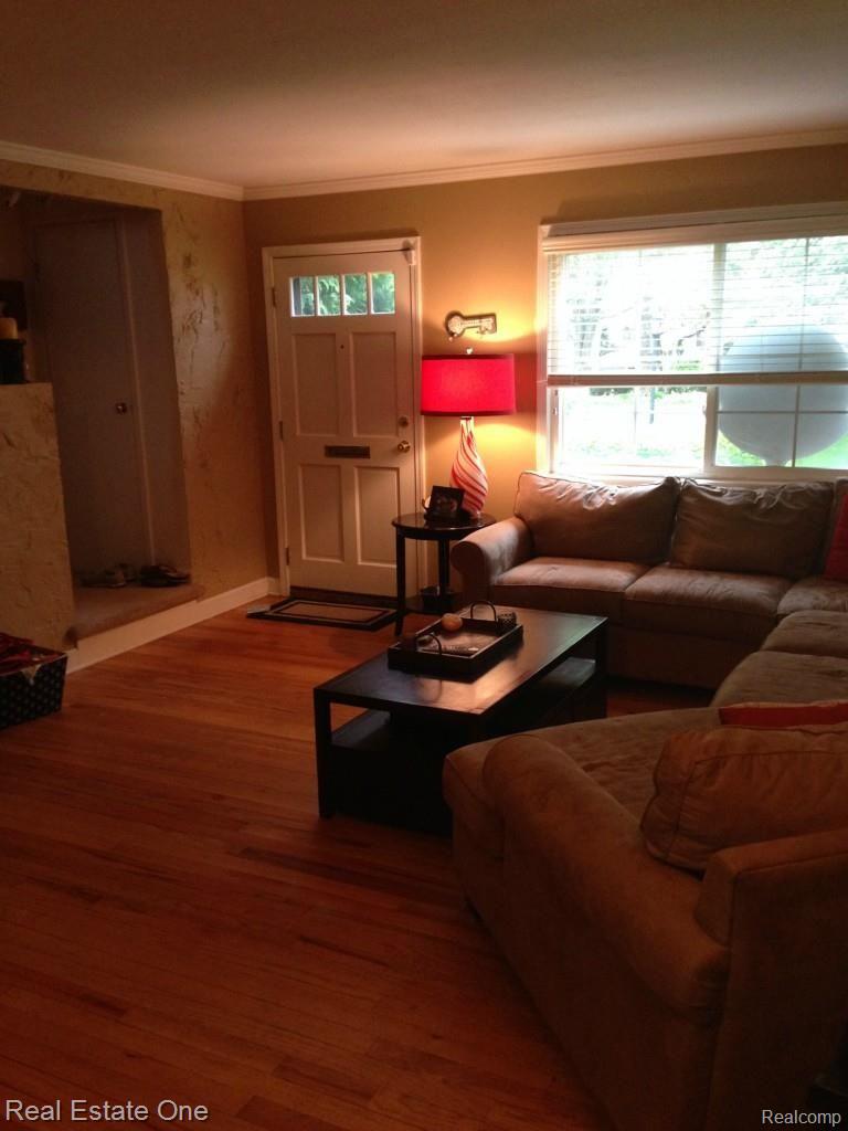 1774 Graefield Road, Unit 27 Birmingham, MI 48009 - Photo 13 of 14 Living Room.jpg
