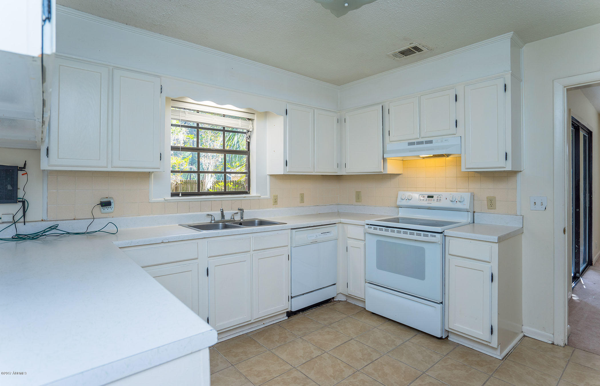 104 Stuart Town Road Beaufort, SC 29902 - Photo 8 of 24 DSC00977-1