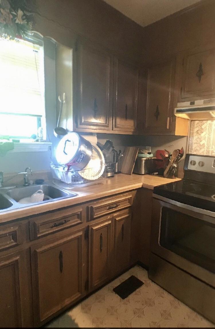 9110 Hundley Road Chattanooga, TN 37416 - Photo 9 of 26 Kitchen