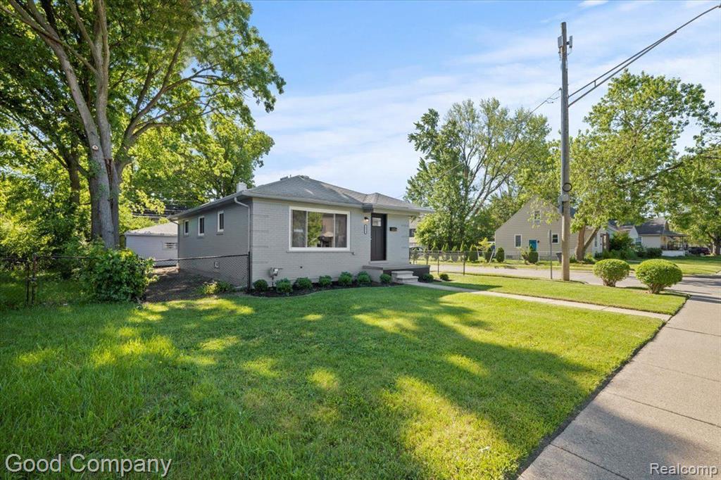 4014 Greenfield Road Berkley, MI 48072 - Photo 4 of 41