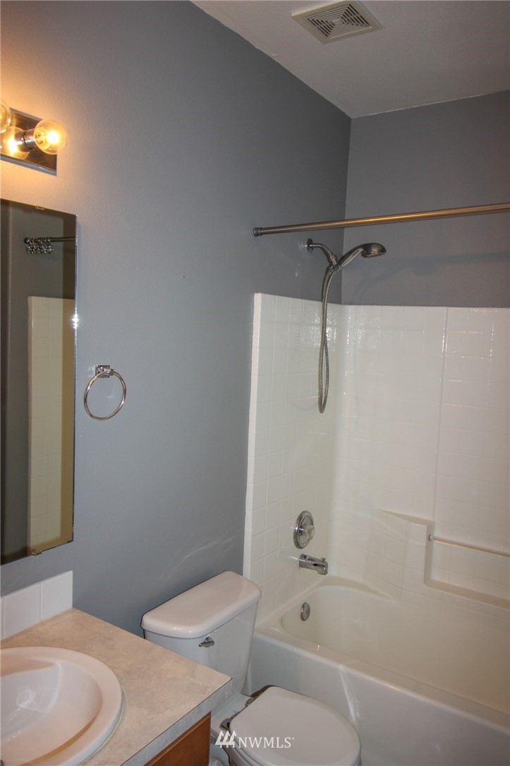 3003 Southeast 11th Place, Unit 1084 Renton, WA 98058 - Photo 17 of 25 Gallery Image 17