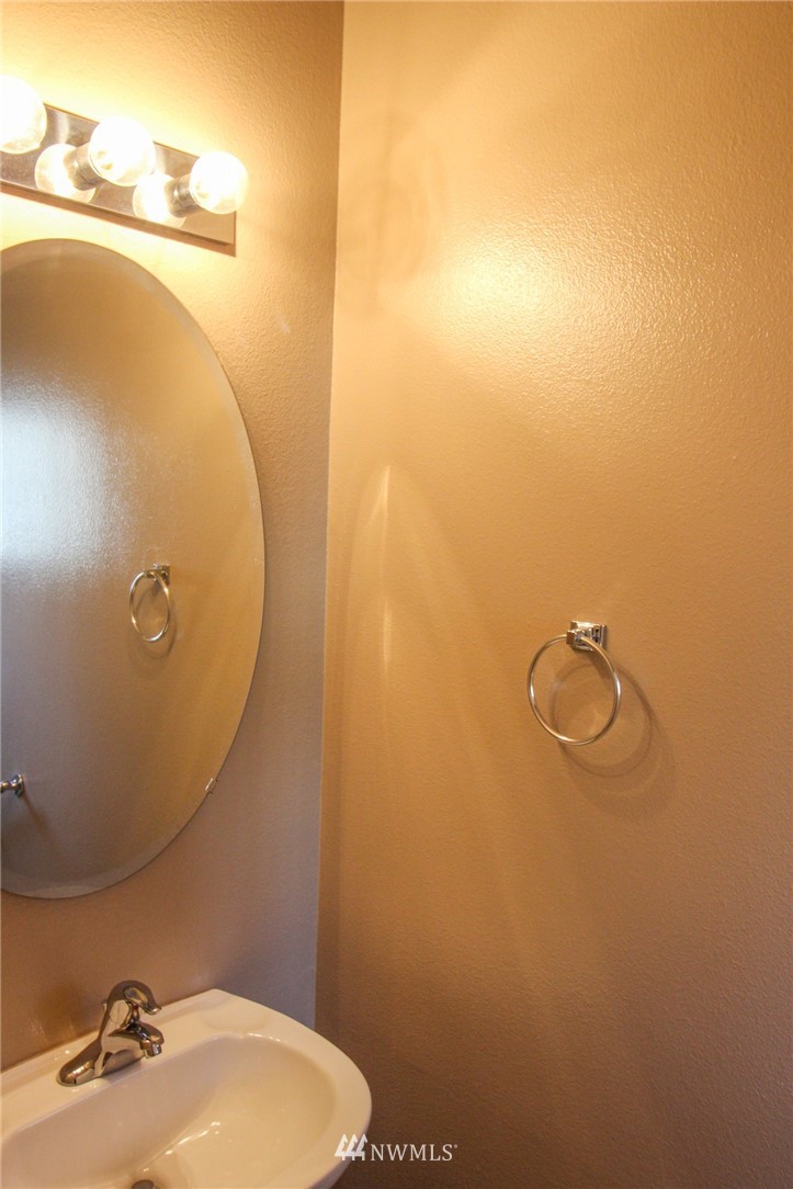 3003 Southeast 11th Place, Unit 1084 Renton, WA 98058 - Photo 4 of 25 Gallery Image 4