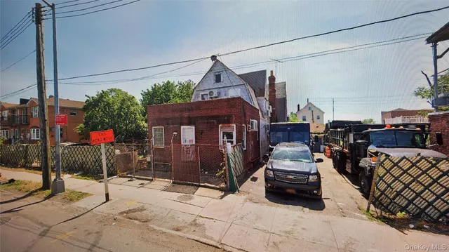 $3,800,000 | 103-16 Van Wyck Expressway | South Ozone Park