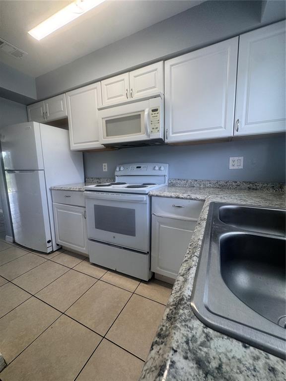 205 Eden Lane, Unit E Kissimmee, FL 34743 - Photo 3 of 29