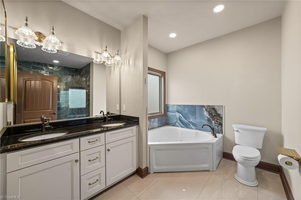 4045 Clapp Mill Road Burlington, NC 27215 - Photo 8 of 42