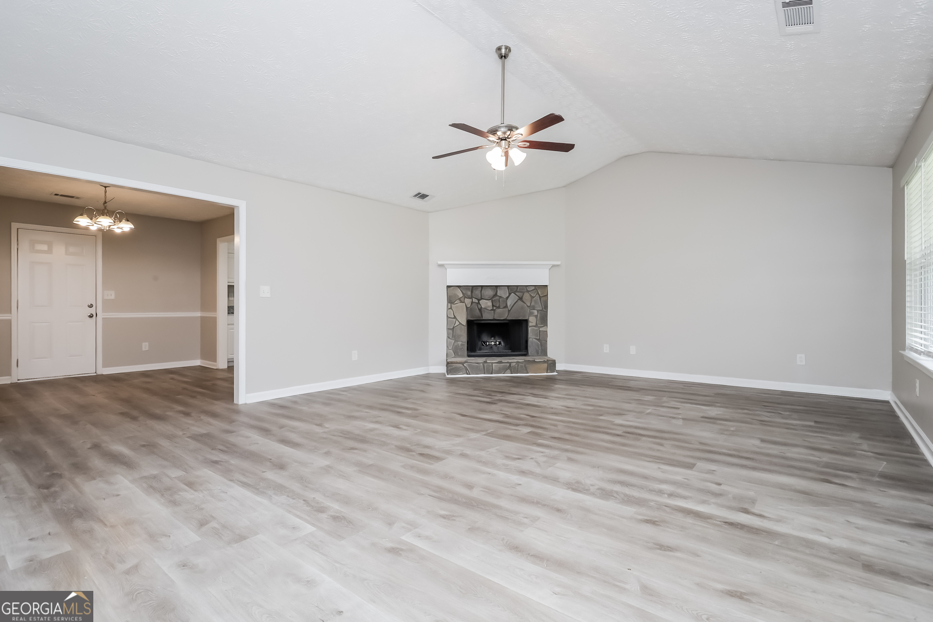 800 Pointe Trail Locust Grove, GA 30248 - Photo 4 of 21