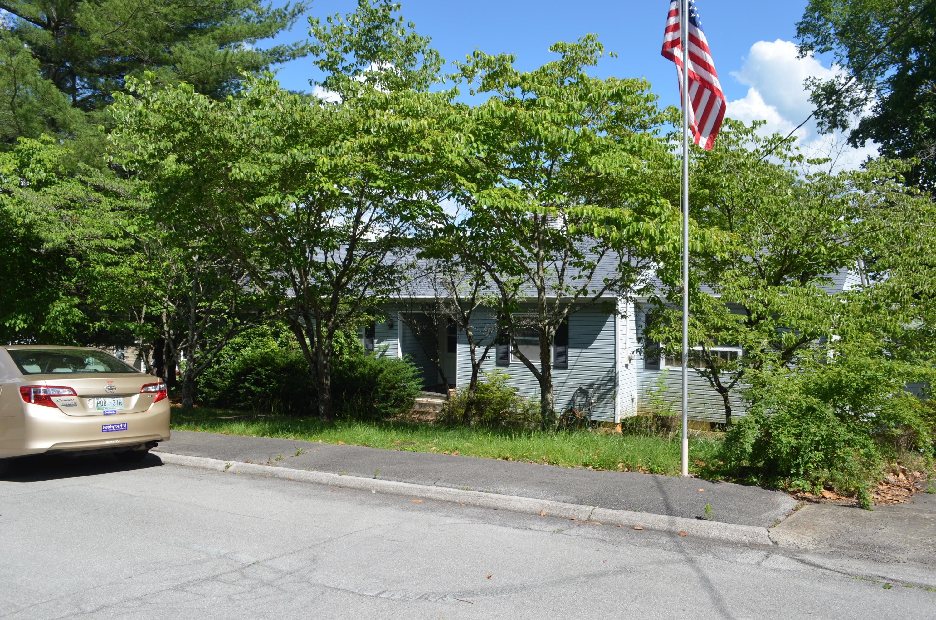 101 Pomona Road Oak Ridge, TN 37830 - Photo 1 of 21 101pomonaFRT