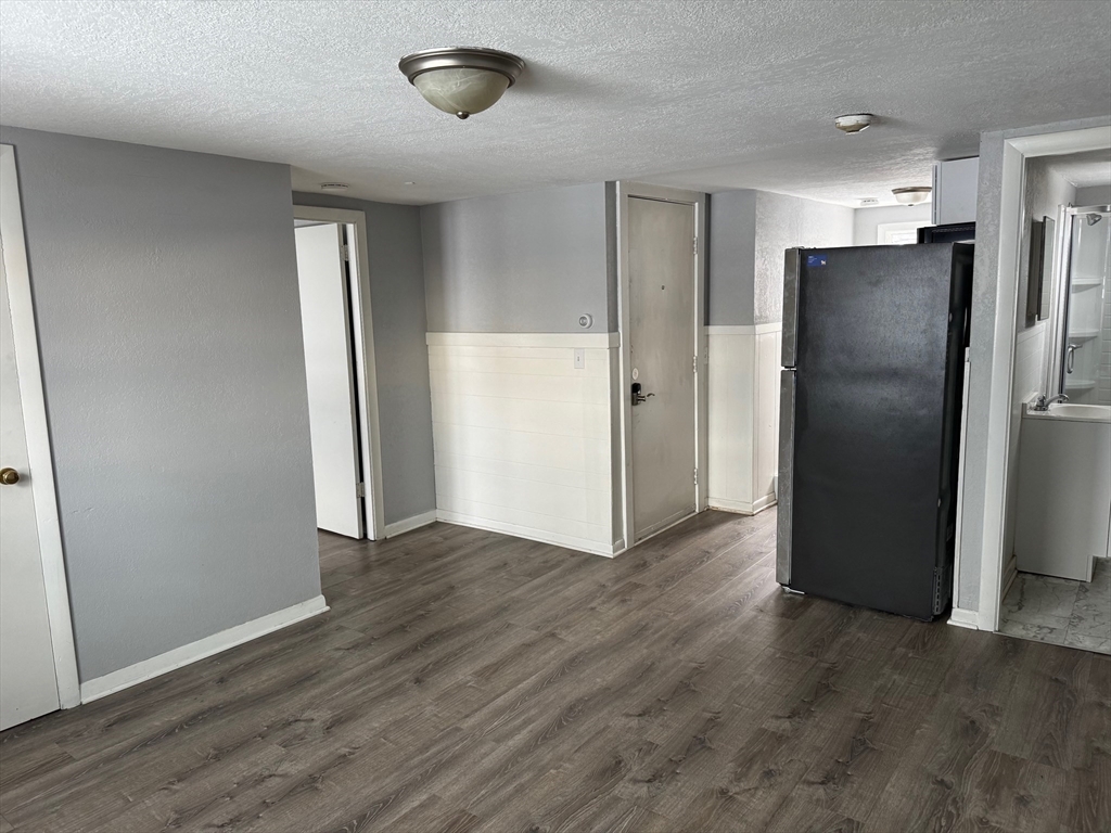 34 Irving Street, Unit 3 Worcester, MA 01609 - Photo 2 of 7