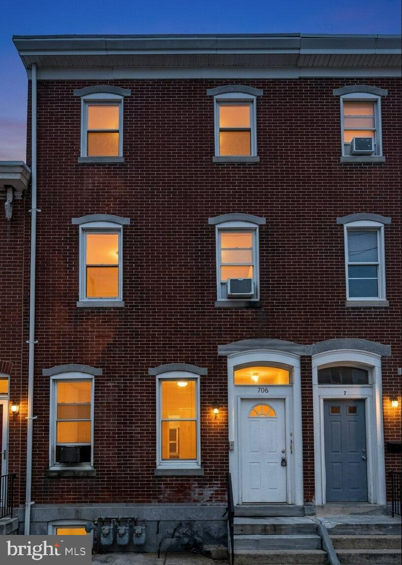 706 Chain Street Norristown, PA 19401 - Photo 1 of 30