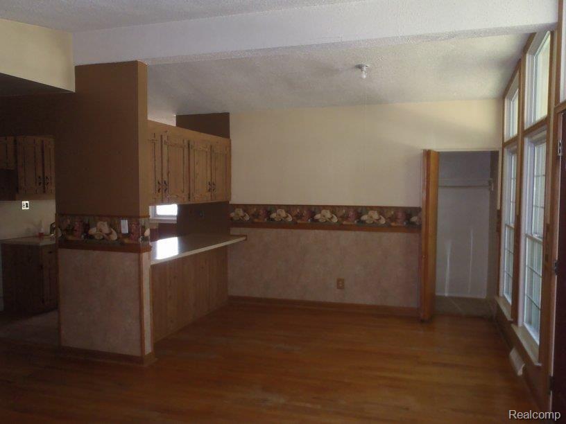 2933 Grange Road Trenton, MI 48183 - Photo 8 of 19 P7250064.JPG