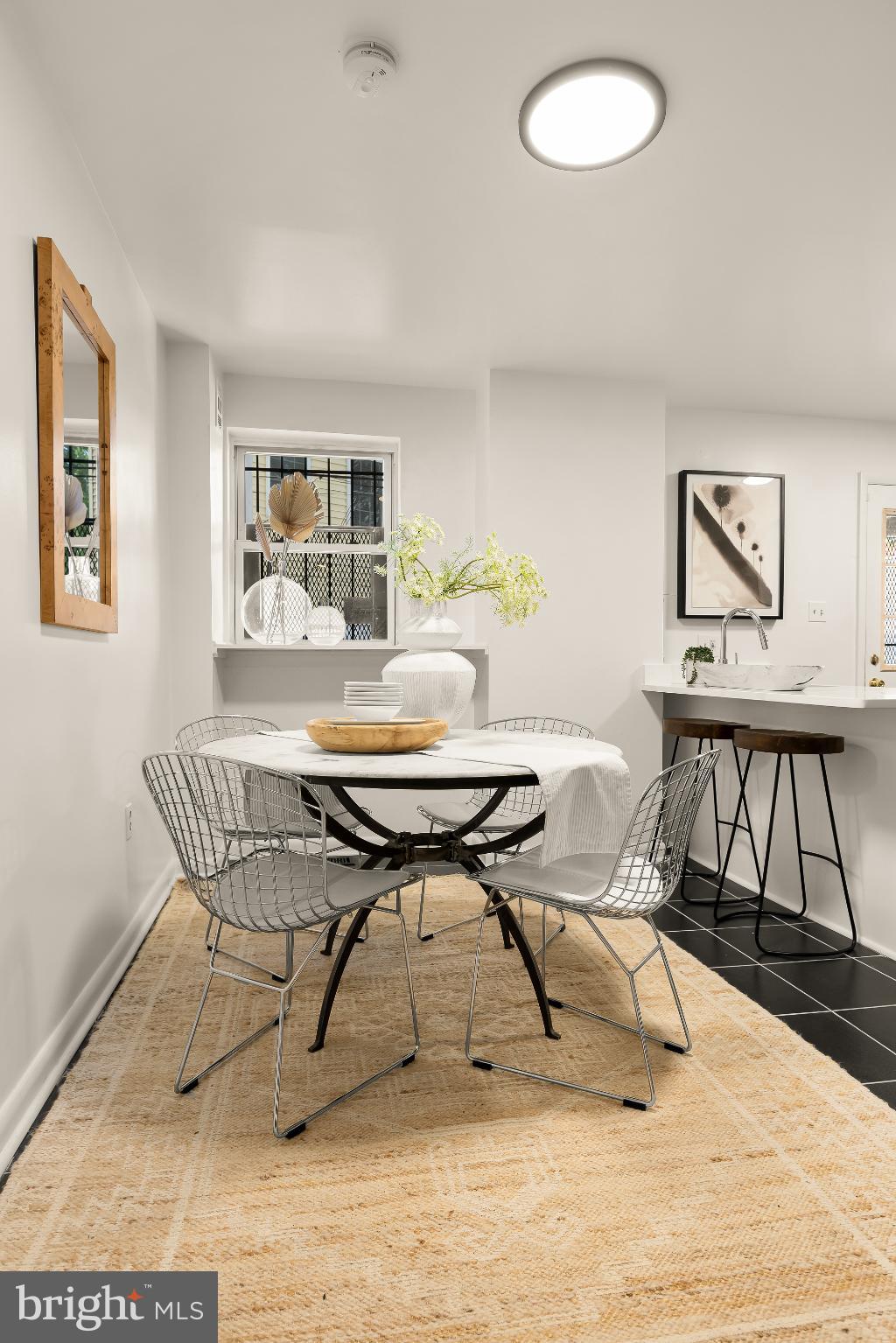 31 Florida Avenue Northeast Washington, DC 20002 - Photo 11 of 46 a workspace with furniture and window