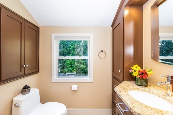 33 William Road Billerica, MA 01821 - Photo 12 of 30 Gallery Image 12