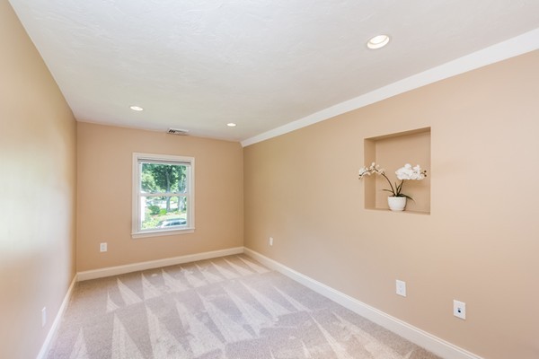 33 William Road Billerica, MA 01821 - Photo 18 of 30 Gallery Image 18