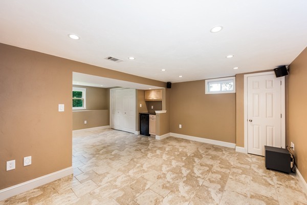 33 William Road Billerica, MA 01821 - Photo 20 of 30 Gallery Image 20