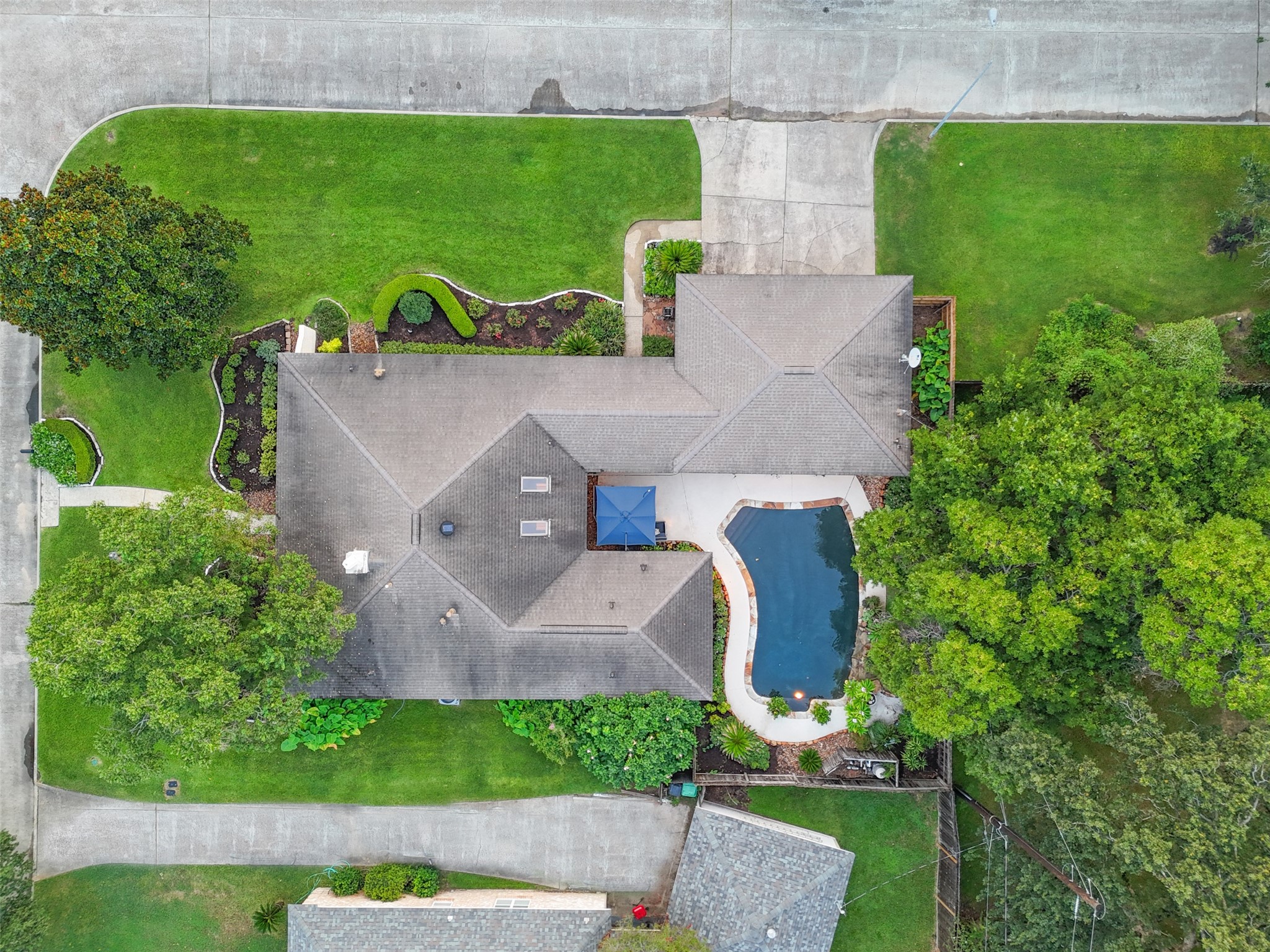 722 Shadow Brook Drive Spring, TX 77380 - Photo 27 of 27 an aerial view of a house