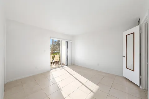 $95,000 | 2929 Southeast Ocean Boulevard, Unit 1032, Stuart, FL 34996