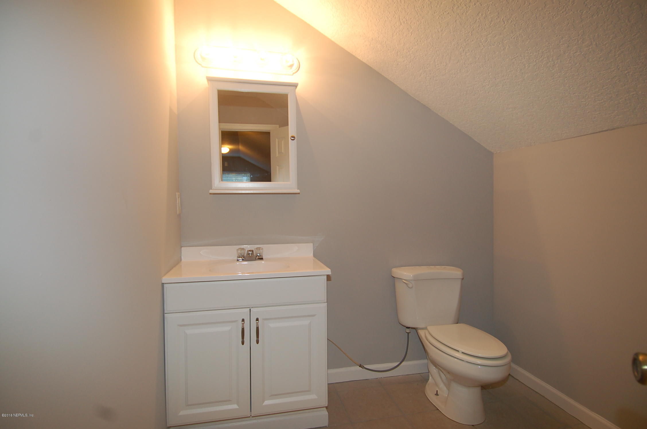 15695 Tison Road Jacksonville, FL 32218 - Photo 46 of 47 47 Upstairs Bathroom