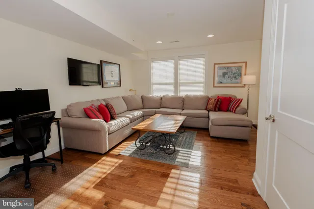 $800,000 | 634 West End Walk, Media, PA 19063