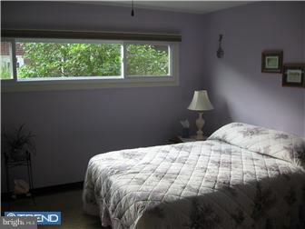 967 Chesterfield Road Haddonfield, NJ 08033 - Photo 5 of 7 a bedroom with a bed and a window