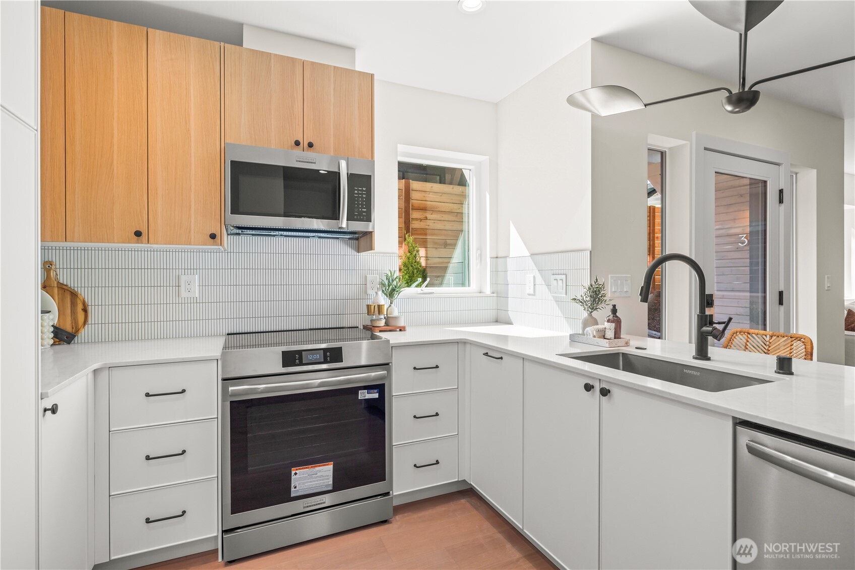 3022 Northeast 95th Street Seattle, WA 98115 - Photo 7 of 29 Gallery Image 7