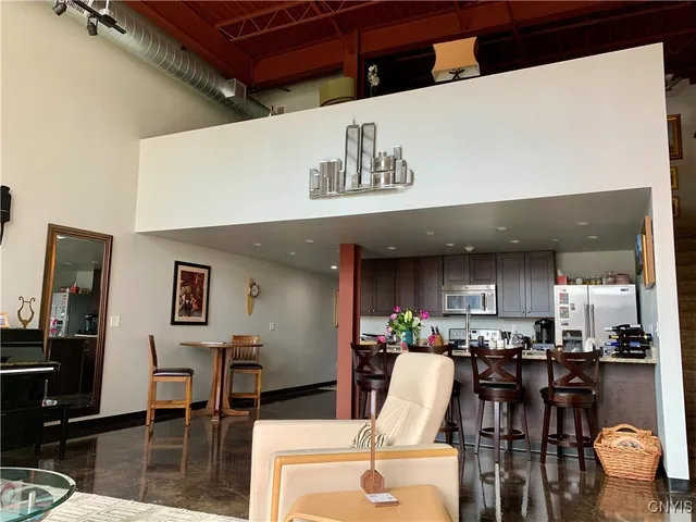 $3,695 | 520 Seneca Street, Unit 304, Utica, NY 13502