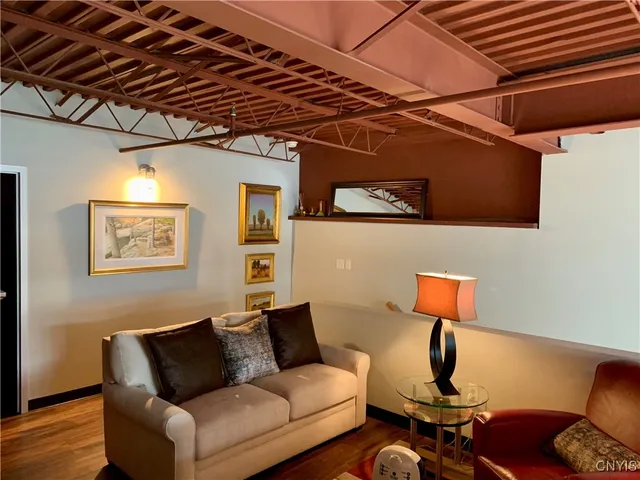 $3,695 | 520 Seneca Street, Unit 304, Utica, NY 13502