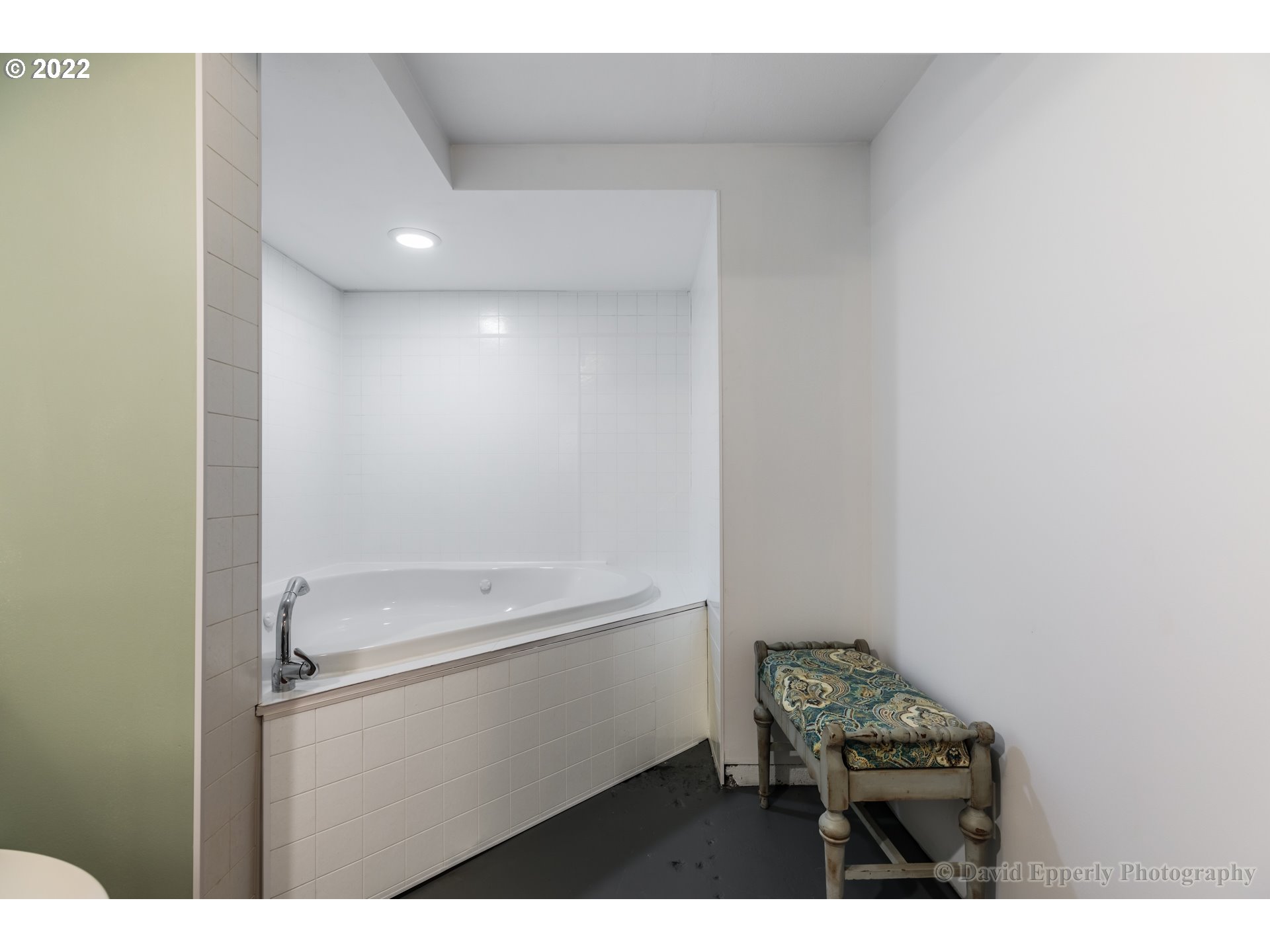 34041 Millard Road Warren, OR 97053 - Photo 18 of 30 Bathroom