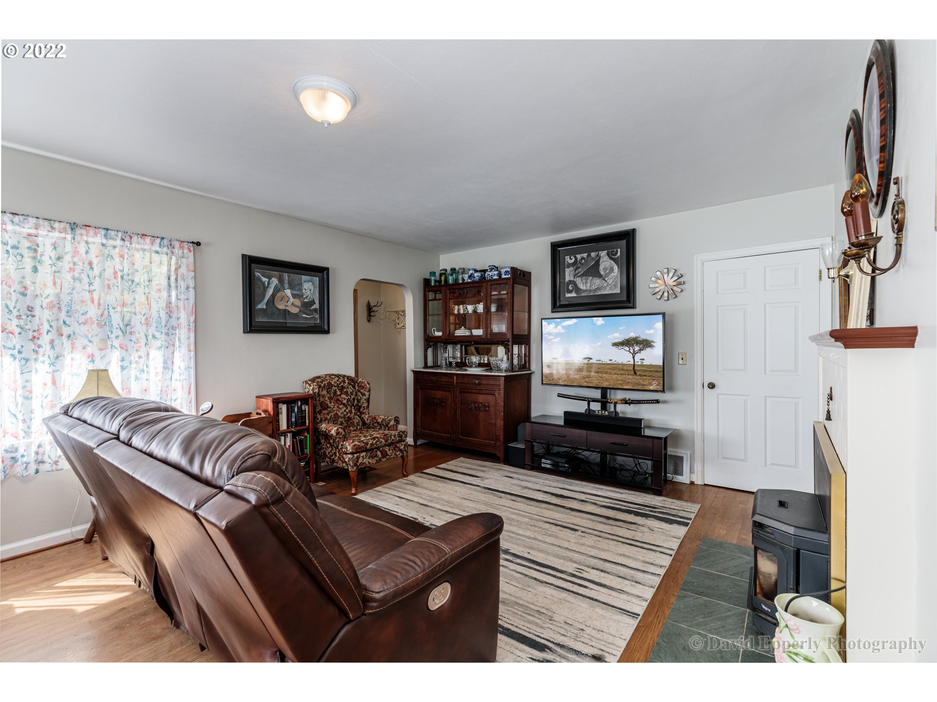 34041 Millard Road Warren, OR 97053 - Photo 5 of 30 Living Room