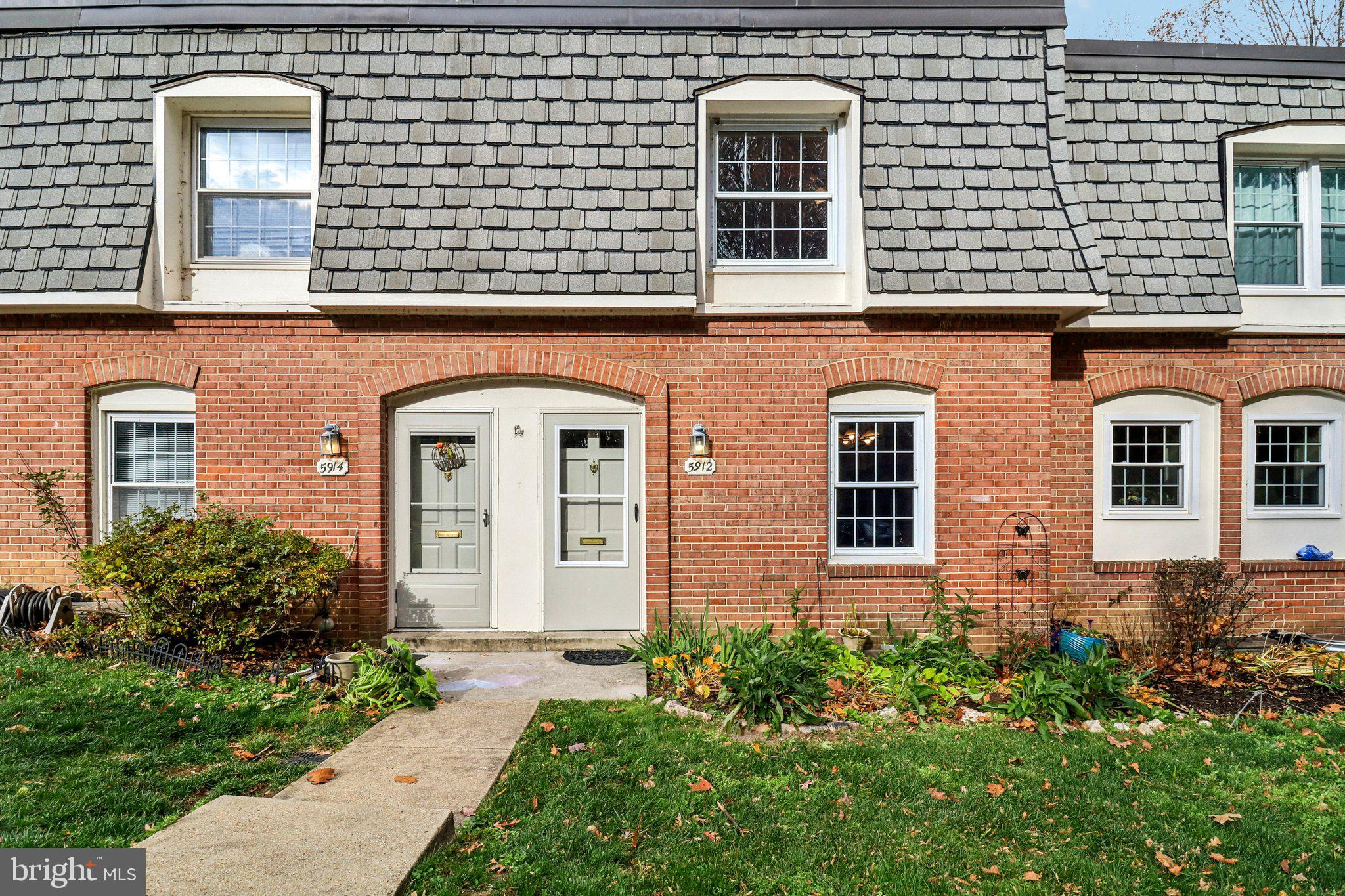 5912 Minutemen Road, Unit 295 Springfield, VA 22152 - Photo 2 of 55 front view of a house