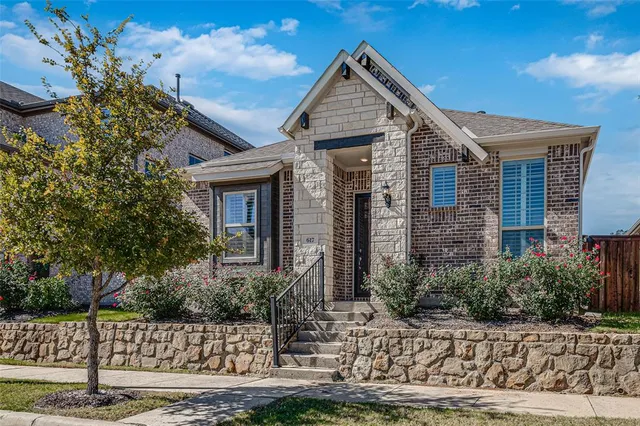 a front view of house with yard