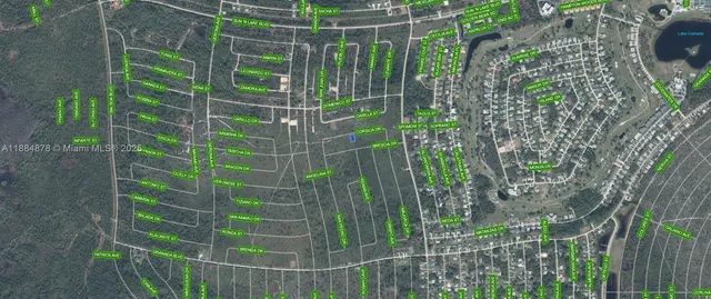 a view of a pathway of a house