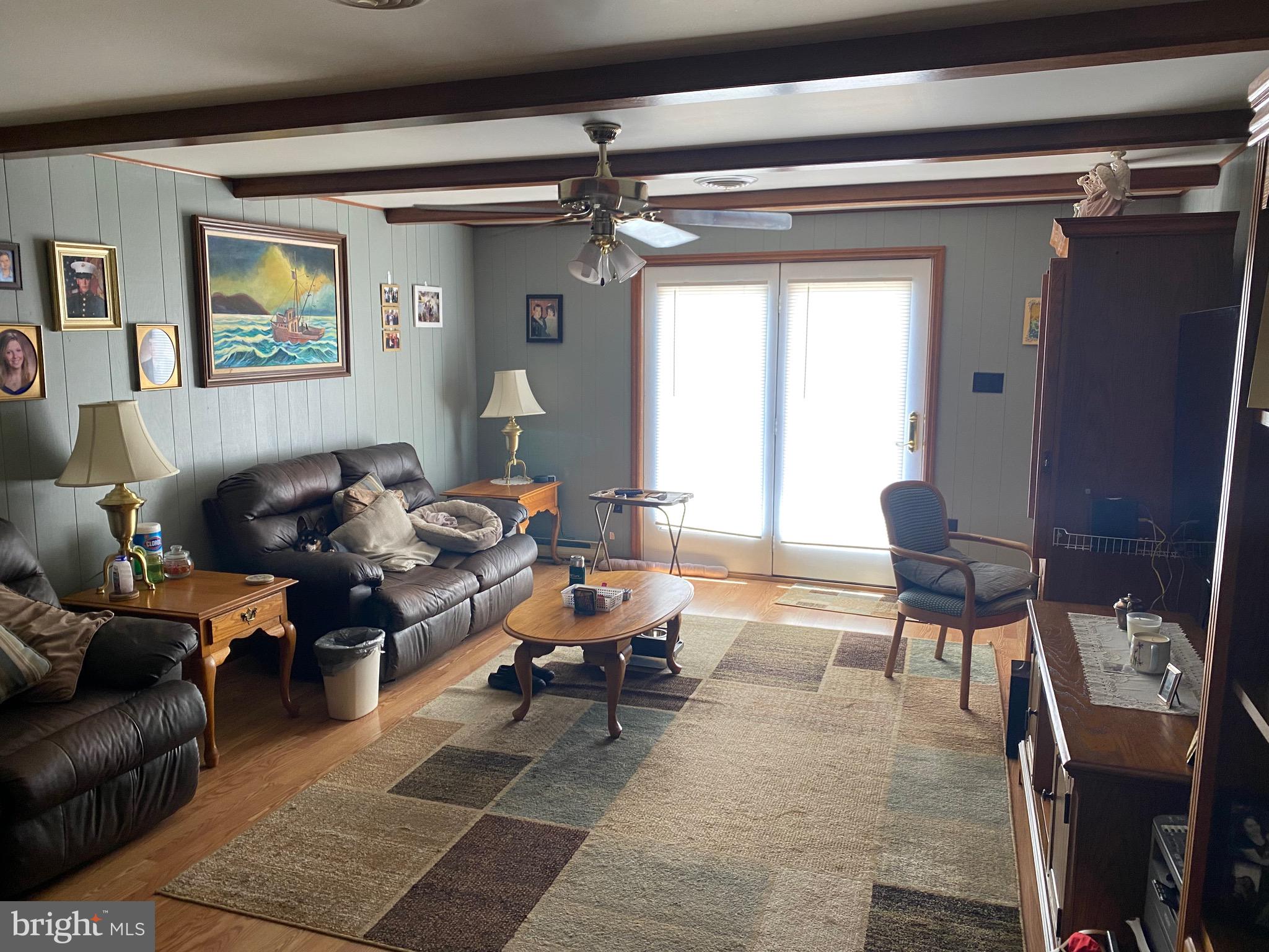 15807 Fairview Road Hagerstown, MD 21740 - Photo 23 of 42 Main living room