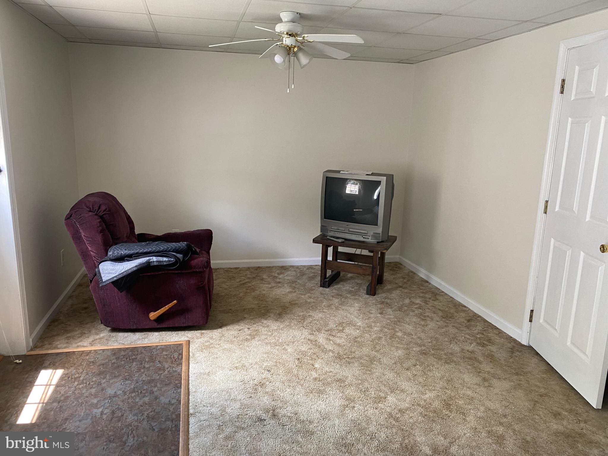 15807 Fairview Road Hagerstown, MD 21740 - Photo 39 of 42 Apartment living room