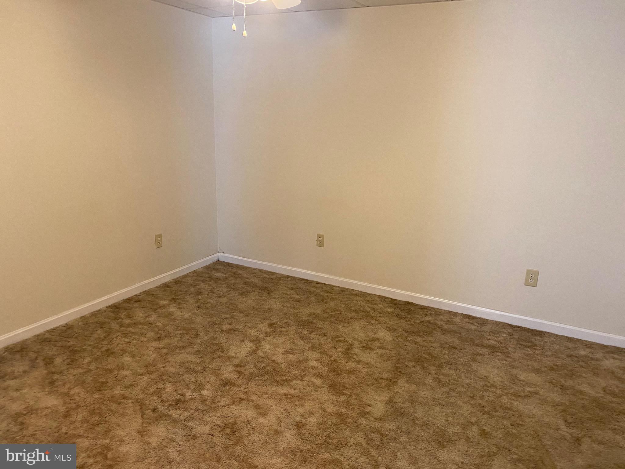 15807 Fairview Road Hagerstown, MD 21740 - Photo 40 of 42 Apartment bedroom