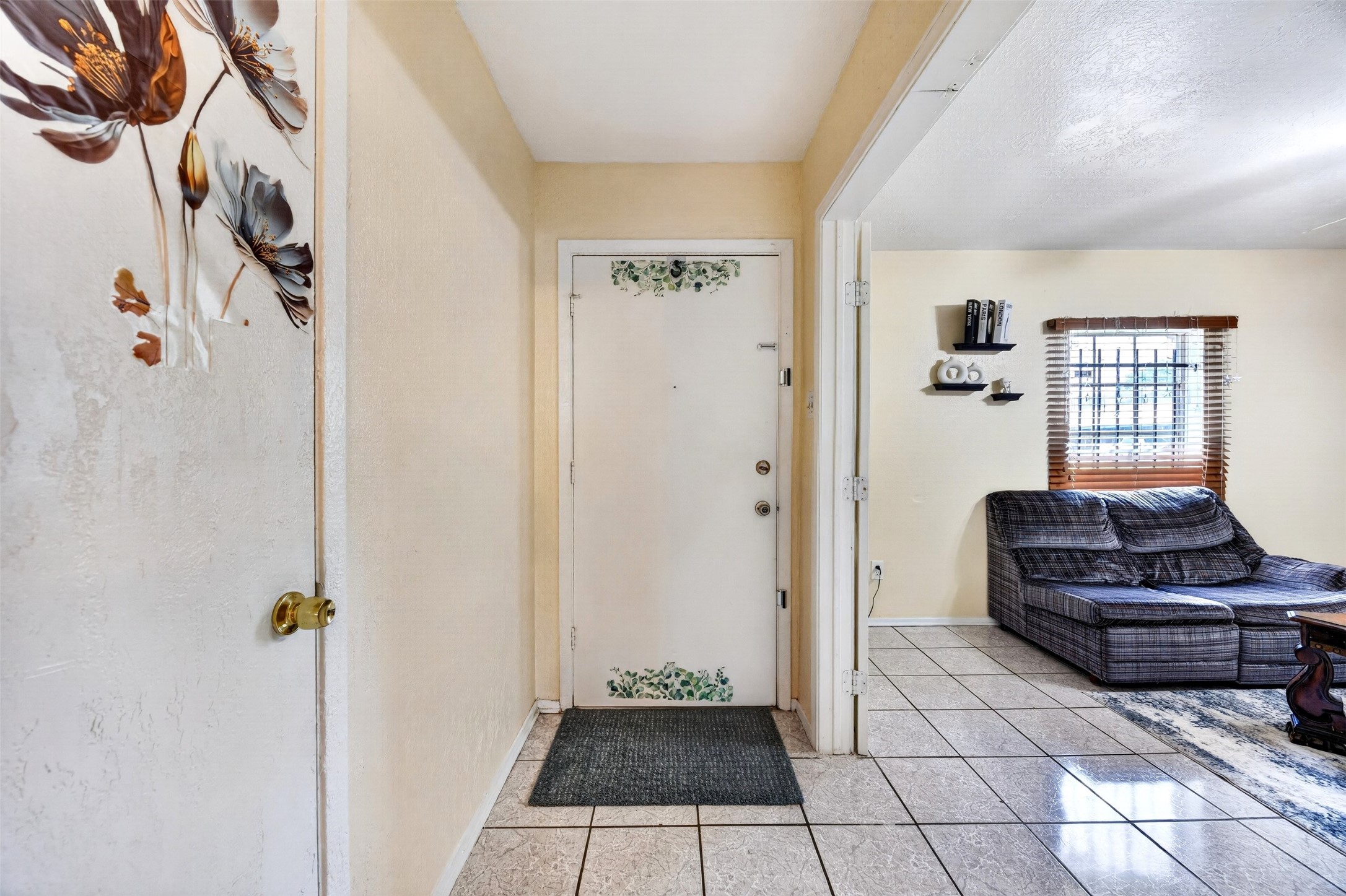12223 Sharpview Drive Houston, TX 77072 - Photo 7 of 38