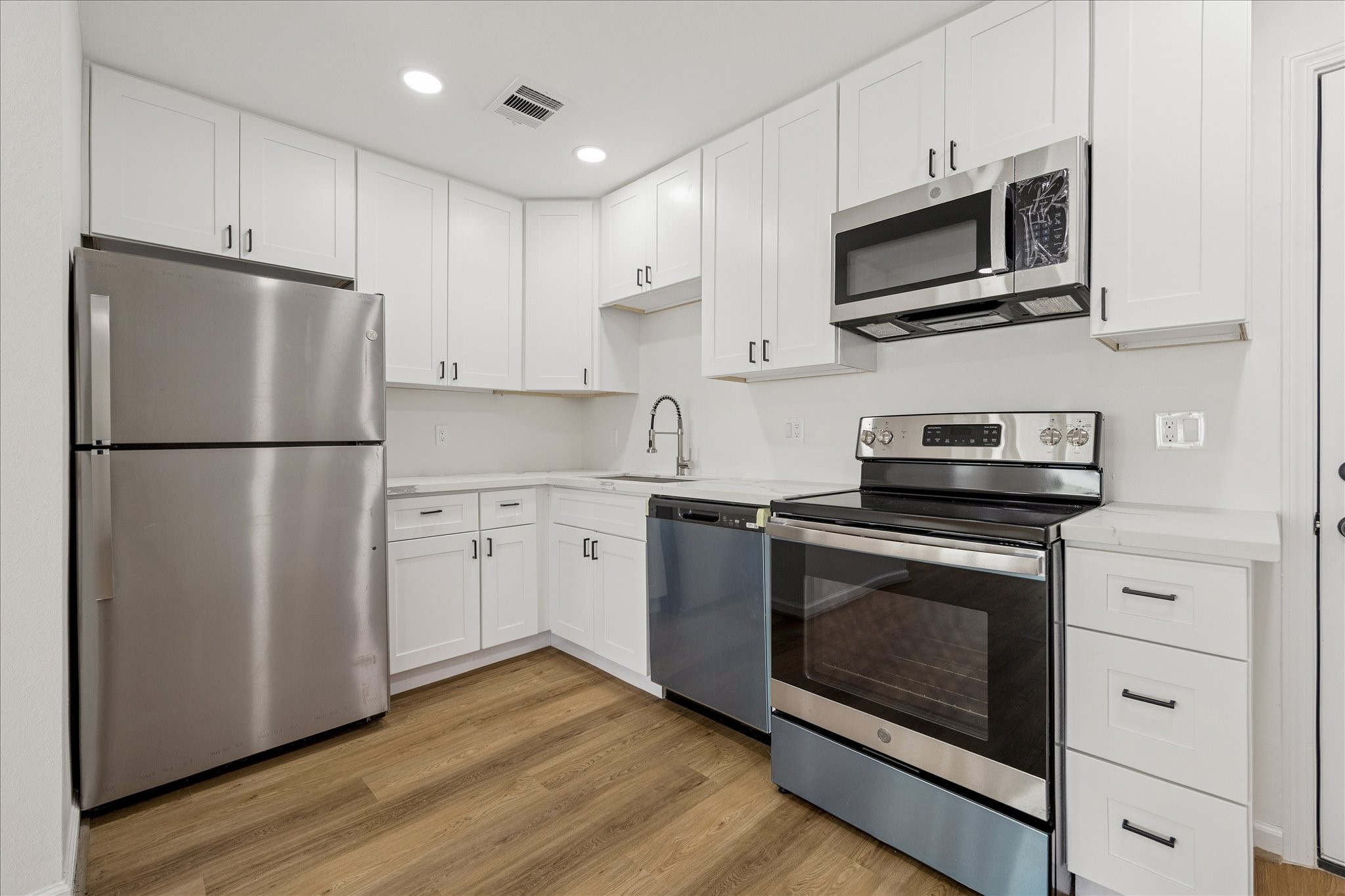 9913 Porto Rico Road, Unit B Houston, TX 77041 - Photo 2 of 34