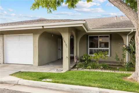 $465,000 | 26838 Avenue Of The Oaks, Unit C, Newhall, CA 91321