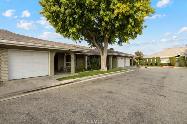 $465,000 | 26838 Avenue Of The Oaks, Unit C, Newhall, CA 91321