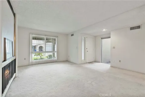 $465,000 | 26838 Avenue Of The Oaks, Unit C, Newhall, CA 91321