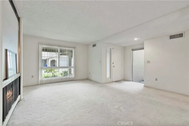 $465,000 | 26838 Avenue Of The Oaks, Unit C, Newhall, CA 91321