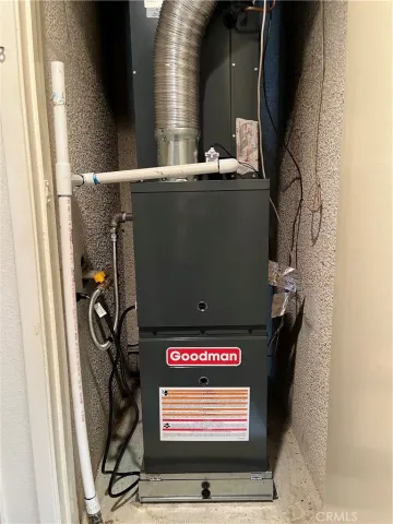 $465,000 | 26838 Avenue Of The Oaks, Unit C, Newhall, CA 91321