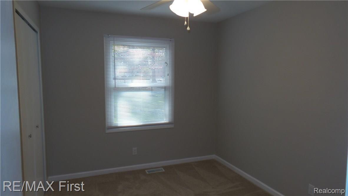 1445 Leon Road Walled Lake, MI 48390 - Photo 19 of 45 20171103_115458.jpg