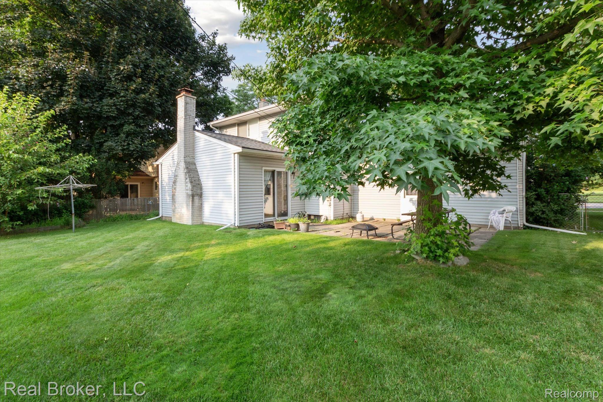 14559 Newburgh Road Livonia, MI 48154 - Photo 43 of 45 Gallery Image 43
